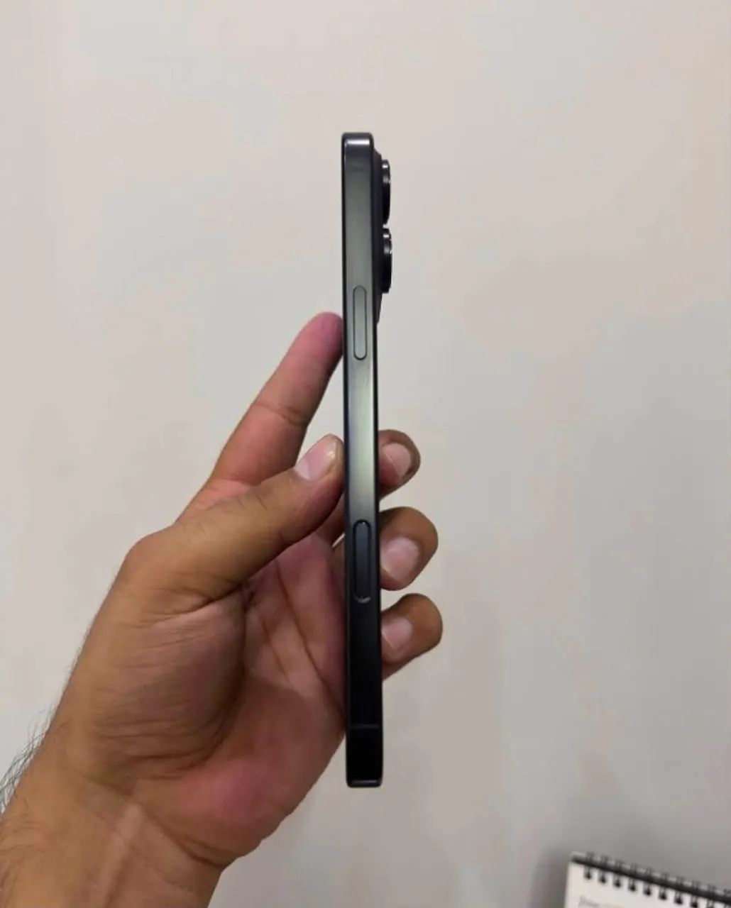 iPhone 16 Pro Max - 256gb - E-sim - LACRADO - Foto 3