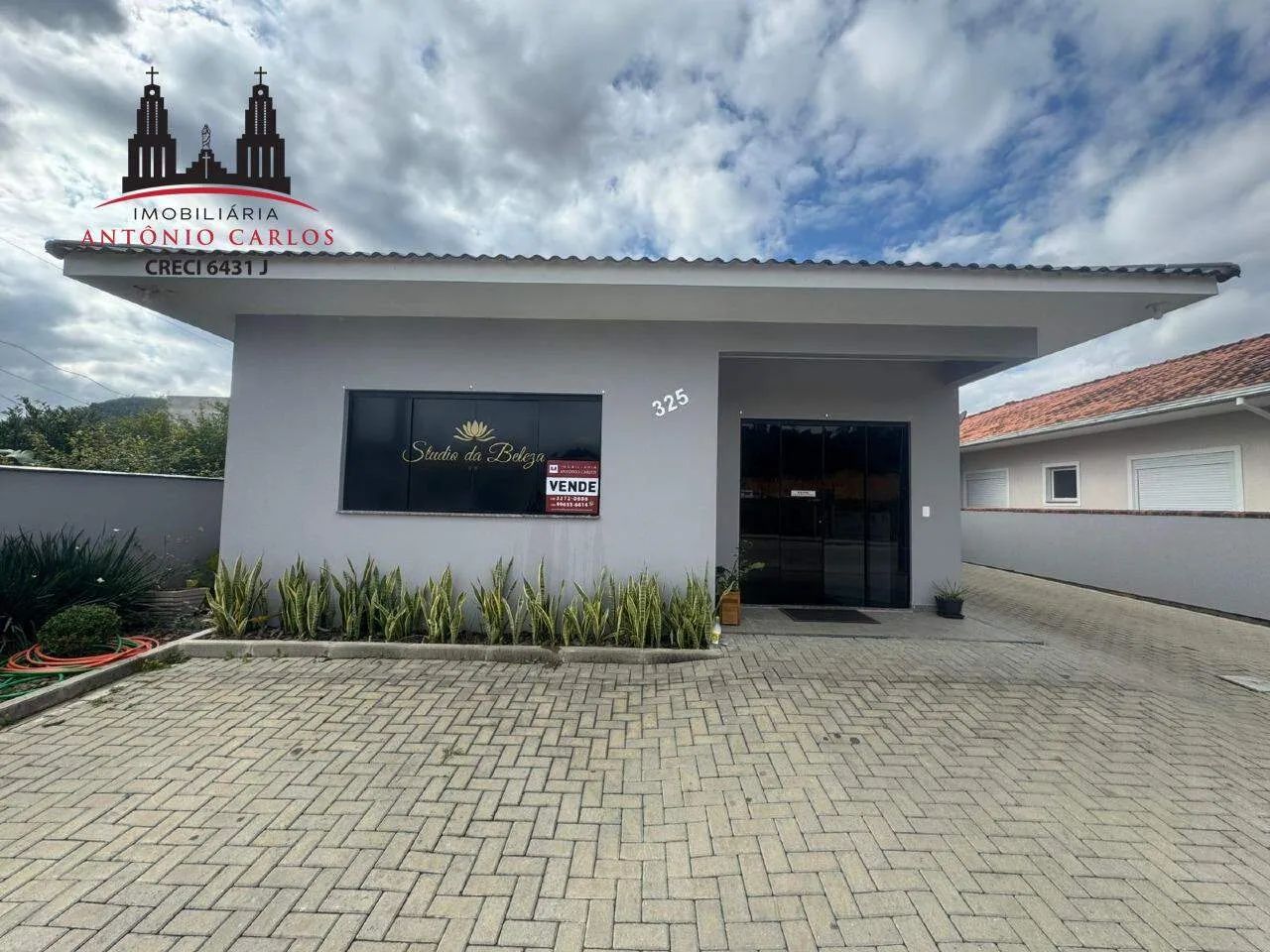 Casa e Sala comercial à venda no Centro de Antônio Carlos - SC