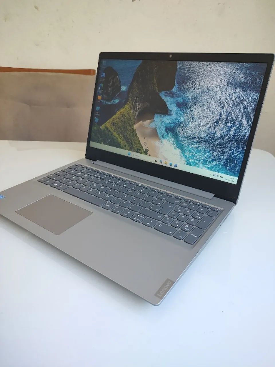 Notebook Lenovo IDEAPAD. INTEL N4000, MEMORIA DE 4 GB + SSD NVME