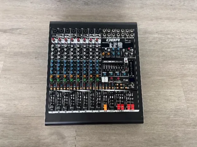 Mesa de Som Behringer Xenyx QX1202USB ? 12 Canais com Efeitos
