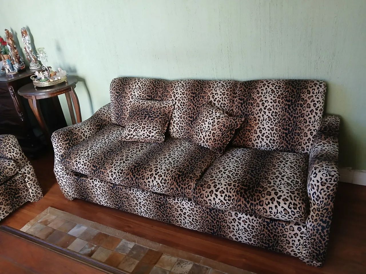 Vendo conjunto de sofa de 3 e 2 lugares