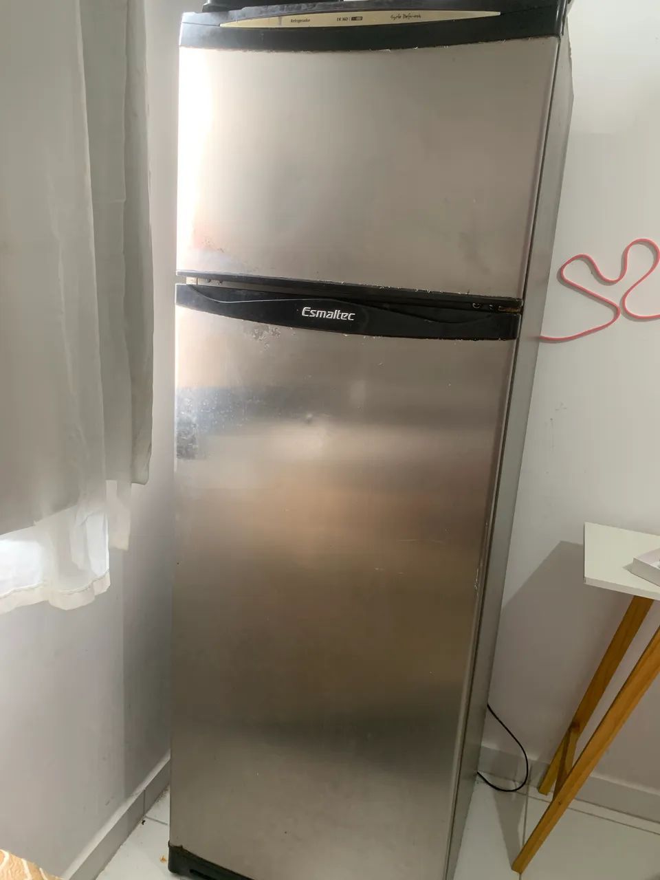 Geladeira usada com congelador funcionando - Ótimo preço - Foto 2