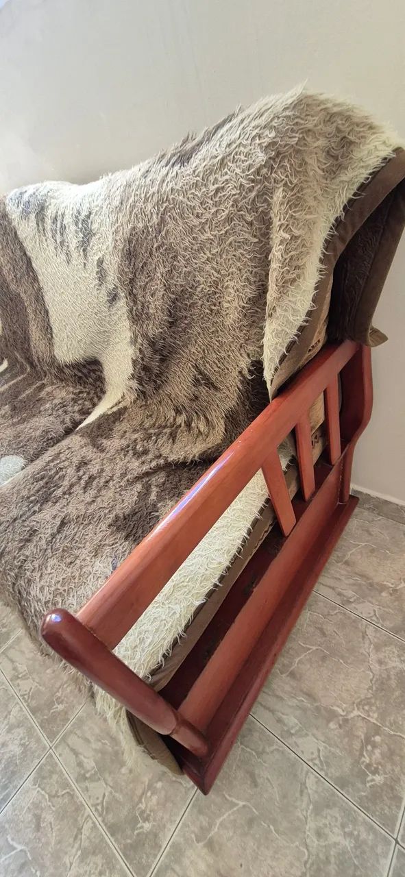 Sofa de madeira maci ça  - Foto 2