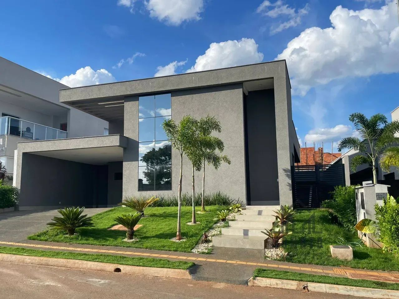 Imóvel para venda com 235 metros quadrados com 4 quartos