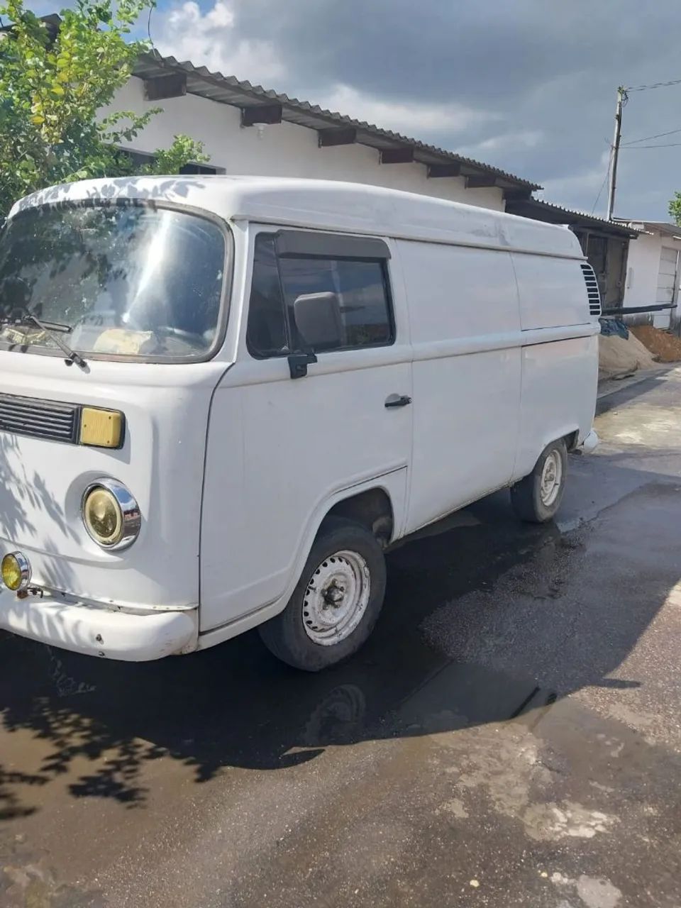 Volkswagen Kombi Furgão (álcool) 2005
