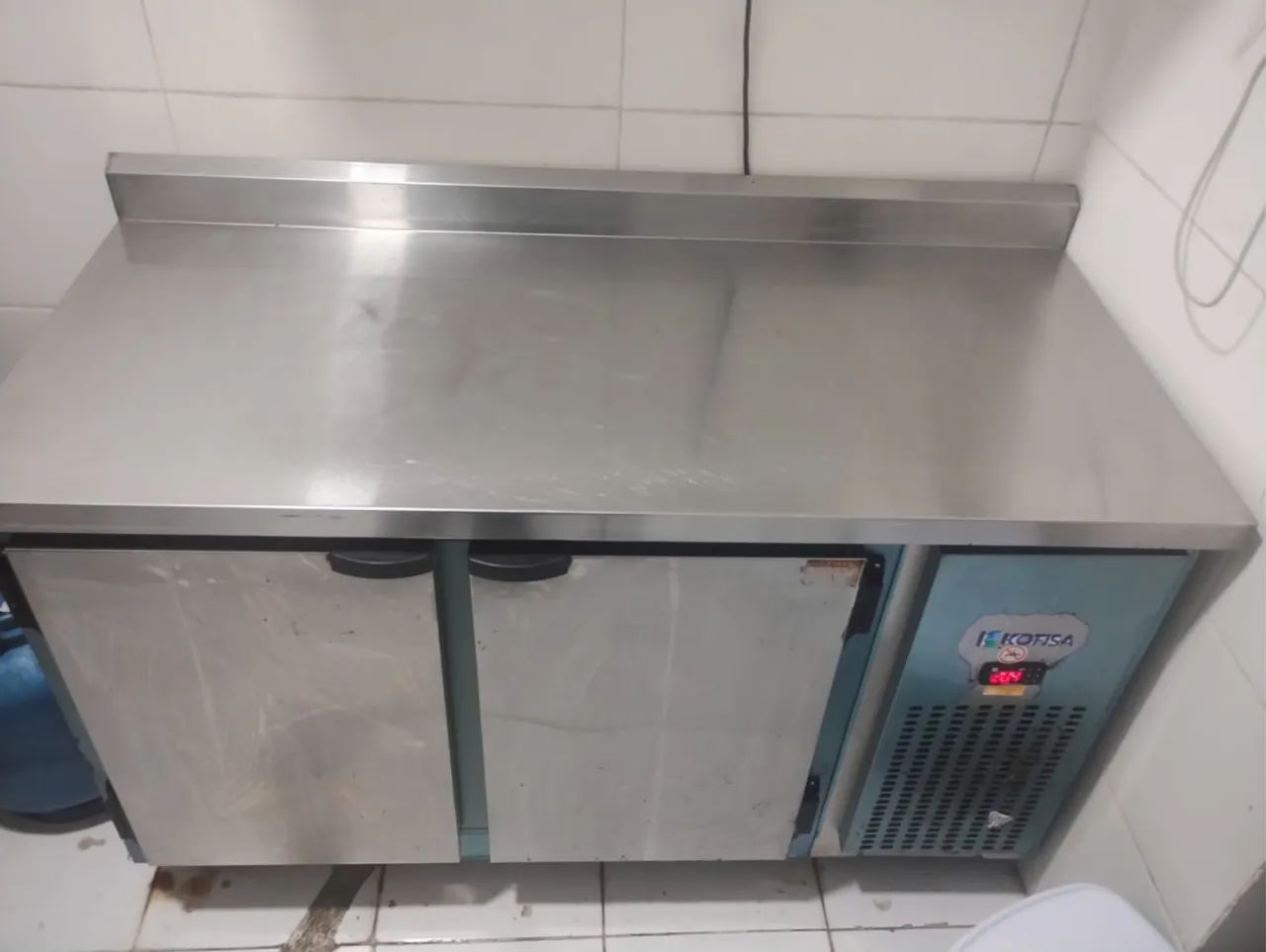 BANCADA REFEIGERADORA1,35M KOFISA