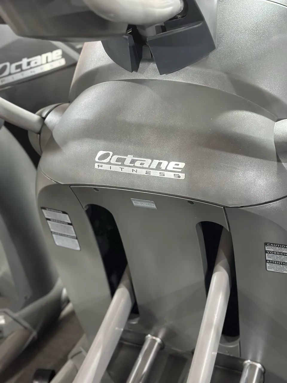 Oportunidade - Elíptico Octane 370 PRO - equipamento premium - Foto 4