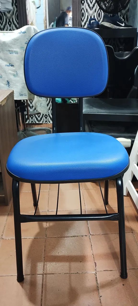 Cadeira azul semi nova $25