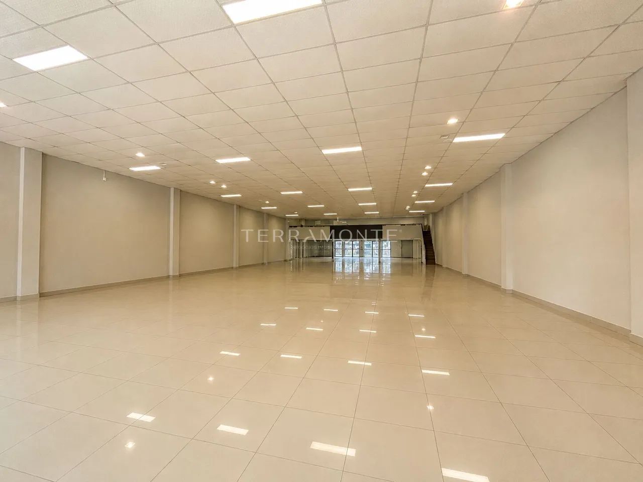Espaço comercial com 660 m² na Avenida Patrício Lima - Foto 3