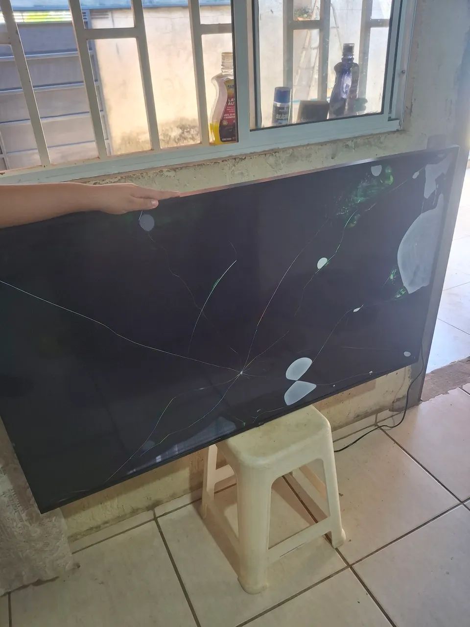 Smart  tv LG de 50 polegadas com a tela quebrada 