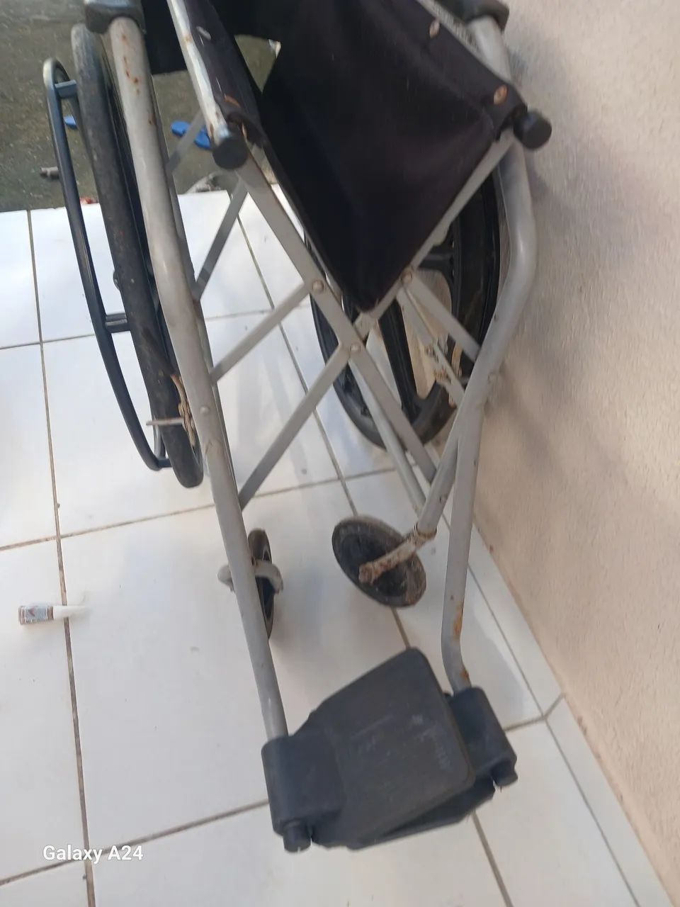Vendo cadeira d rodas  - Foto 4