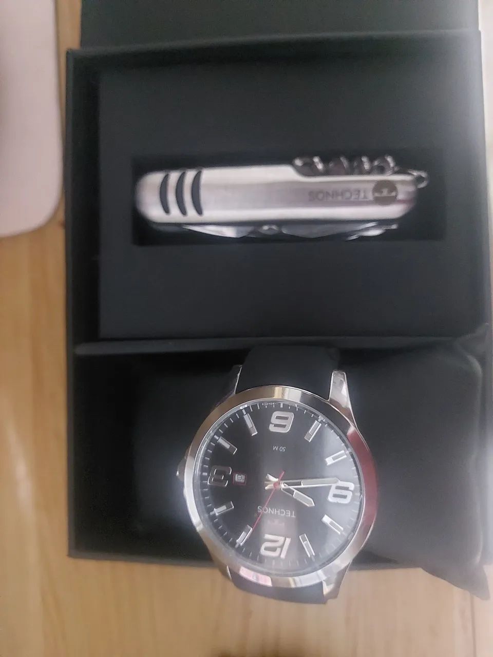 Vendo relógio Tecnos novo 5 dias de comprado 