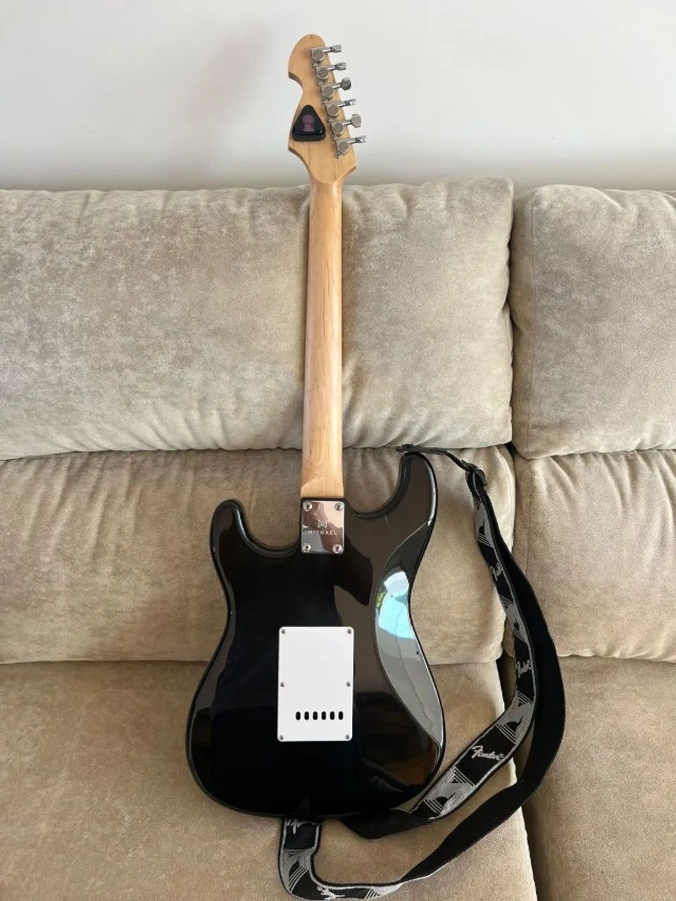 Guitarra Stratocaster Michael GM222N MBK - Foto 2