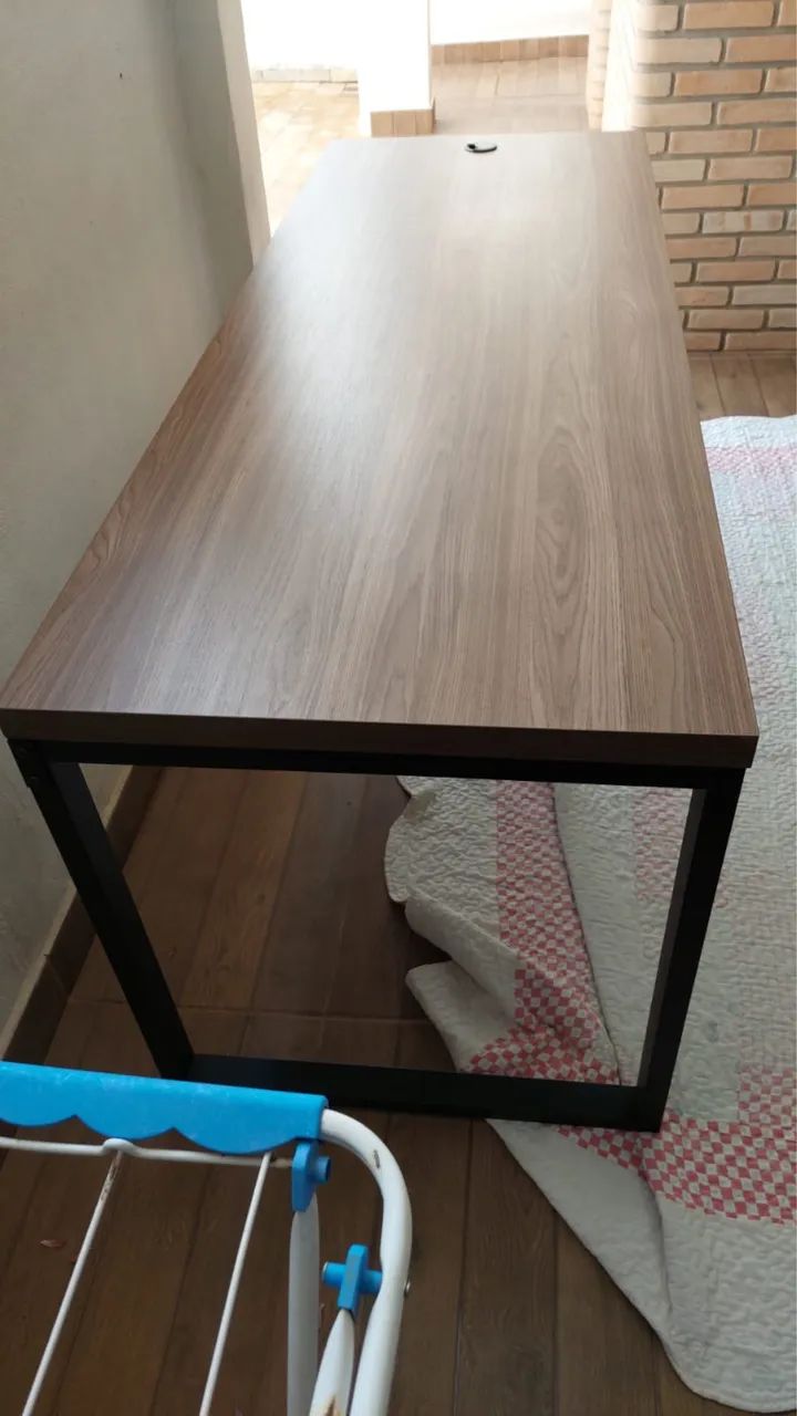 Escrivaninha em estado de nova  - Foto 2