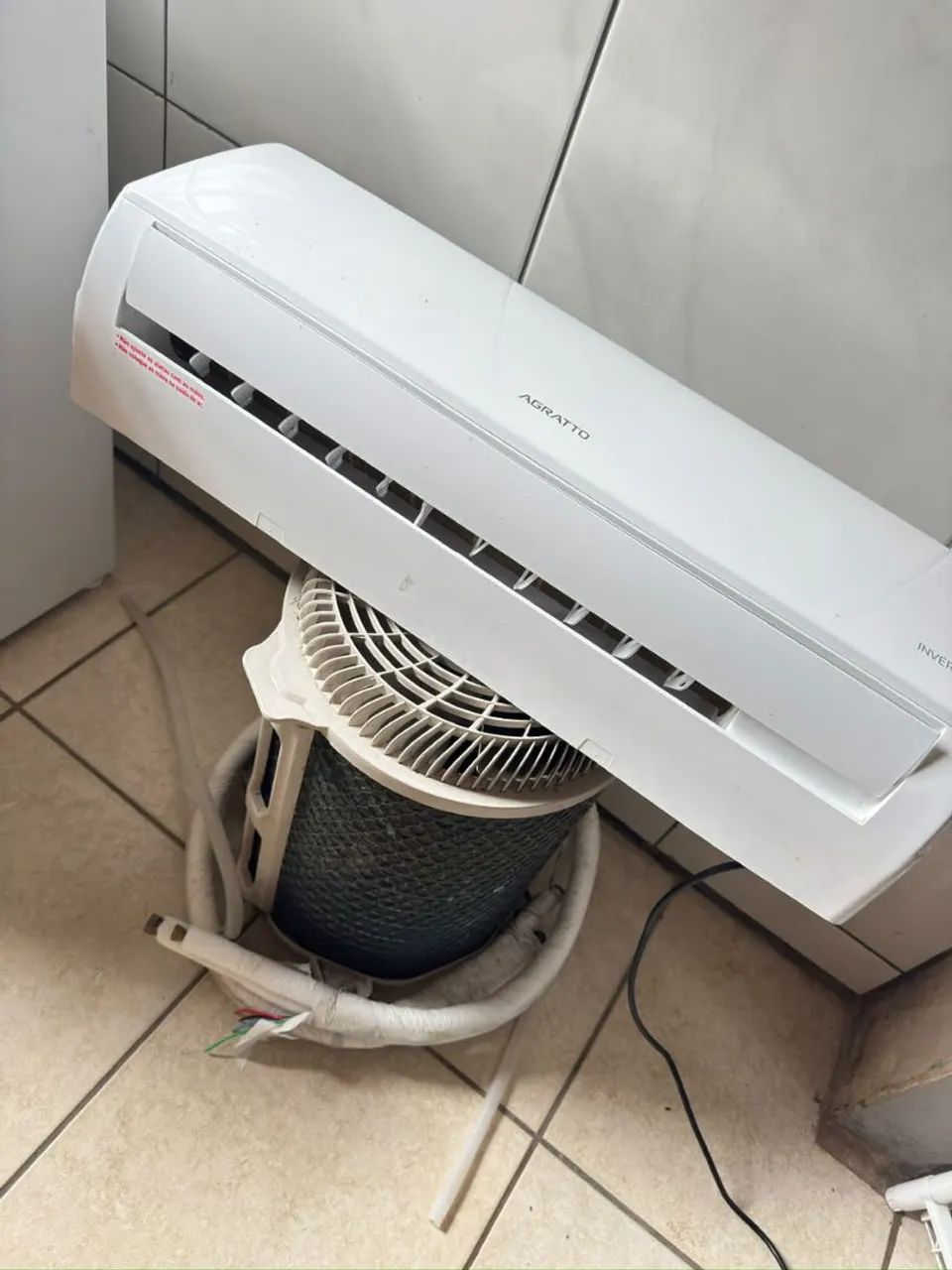 Vende se Ar Condicionado, quente e frio - Foto 2