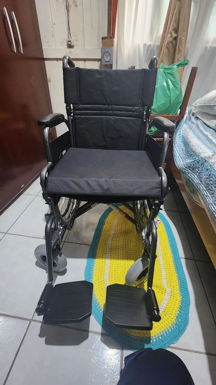 Cadeira de rodas - Foto 2