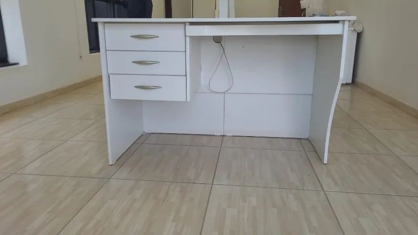 Jogo de poltrona, mesa e compressor - Foto 4