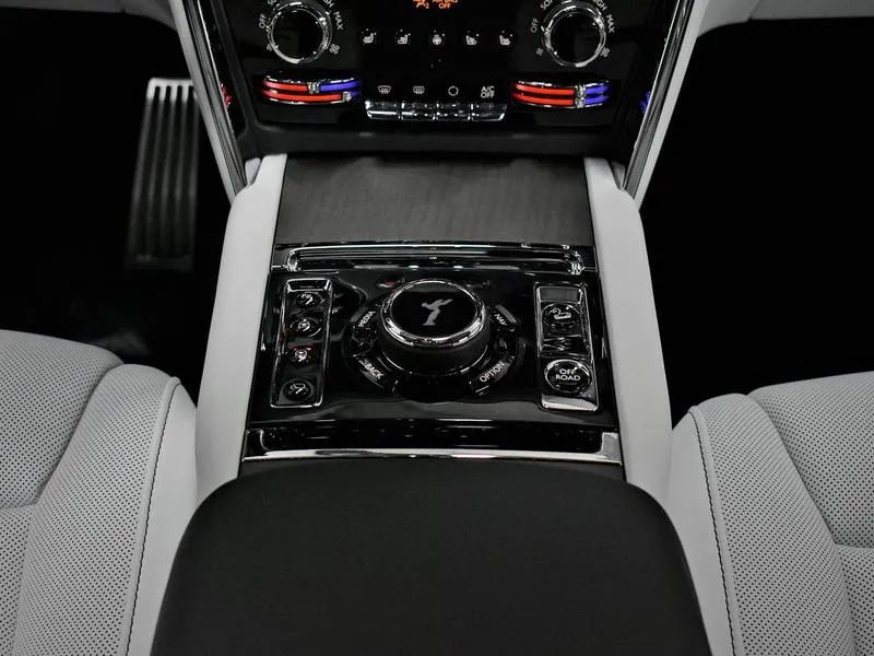 Rolls-Royce Cullinan 6.7 V12 Aut., foto 14 de 19