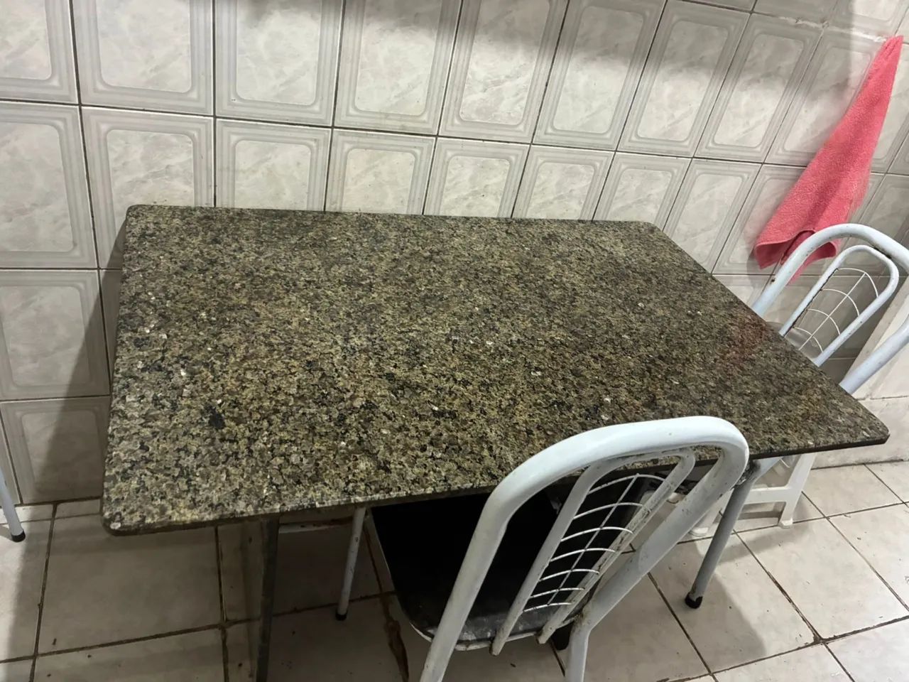 Mesa de mármore com 4 cadeiras - Foto 2