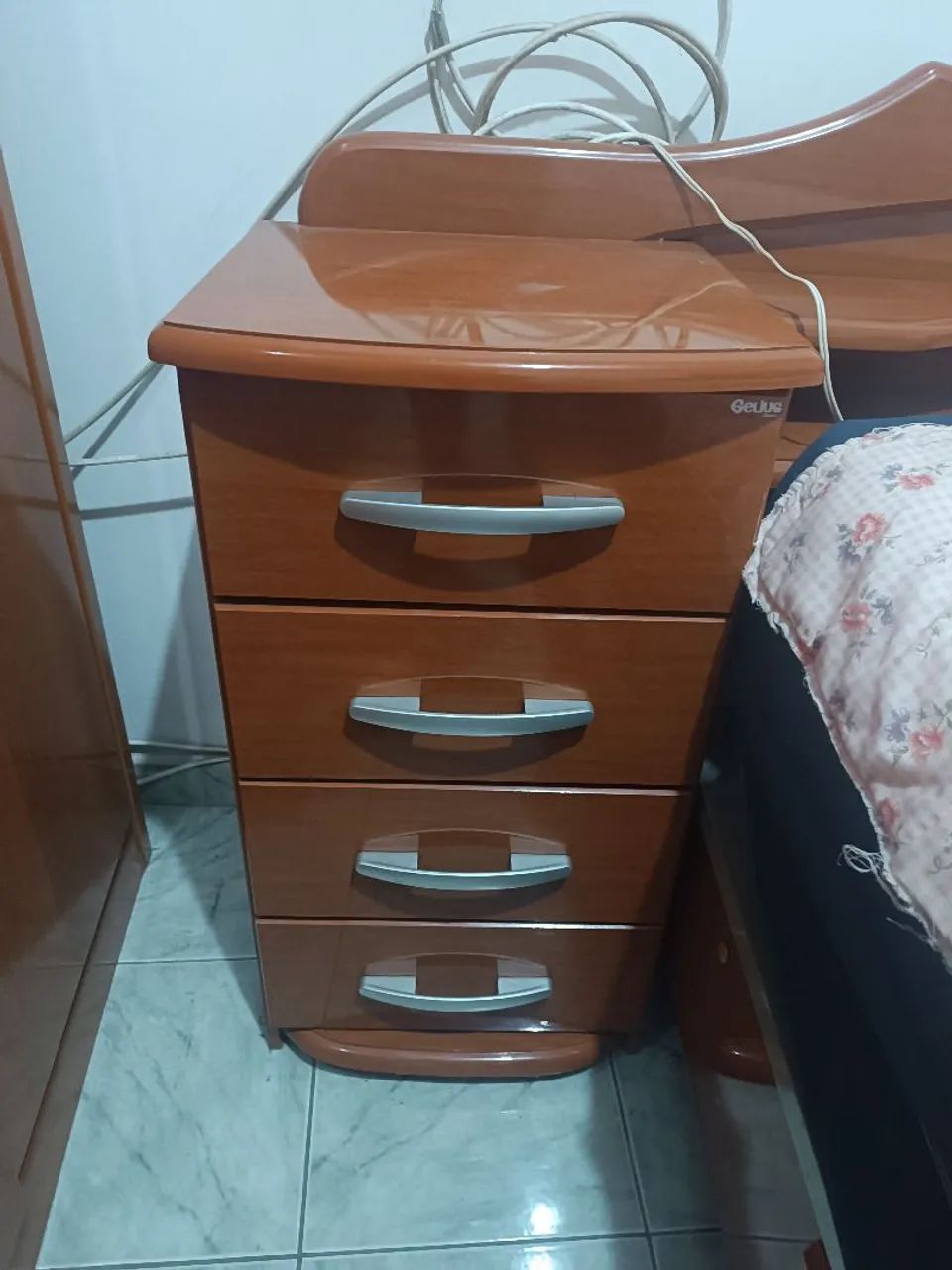 Cama casal com criados mudos - Foto 3