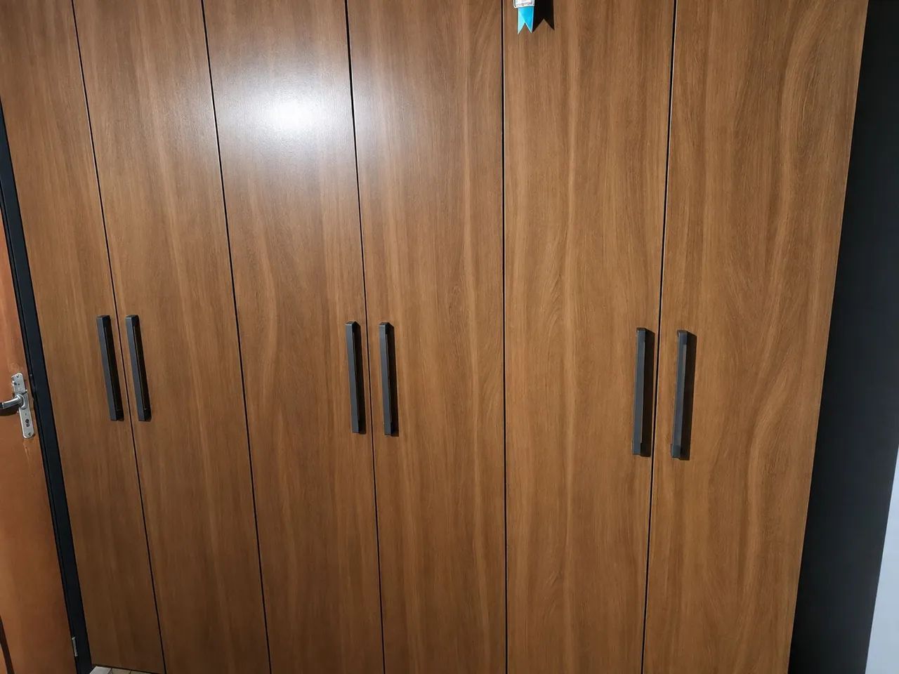 Guarda roupa de 6 portas 