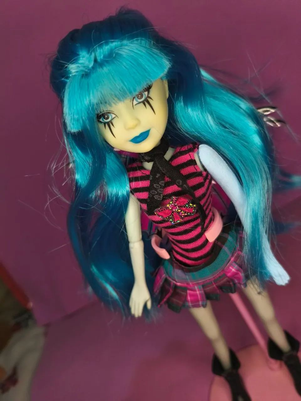 Boneca pixy punks estrela usada com braço de outra boneca  - Foto 2