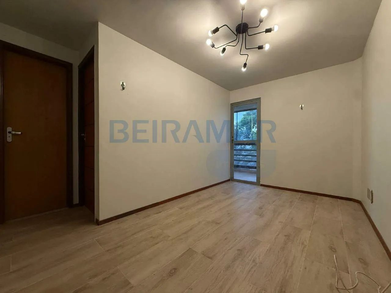 Edifício Leonardo  Apartamento de 1 Quarto com Varanda  SQS 504 Sul | Asa Sul