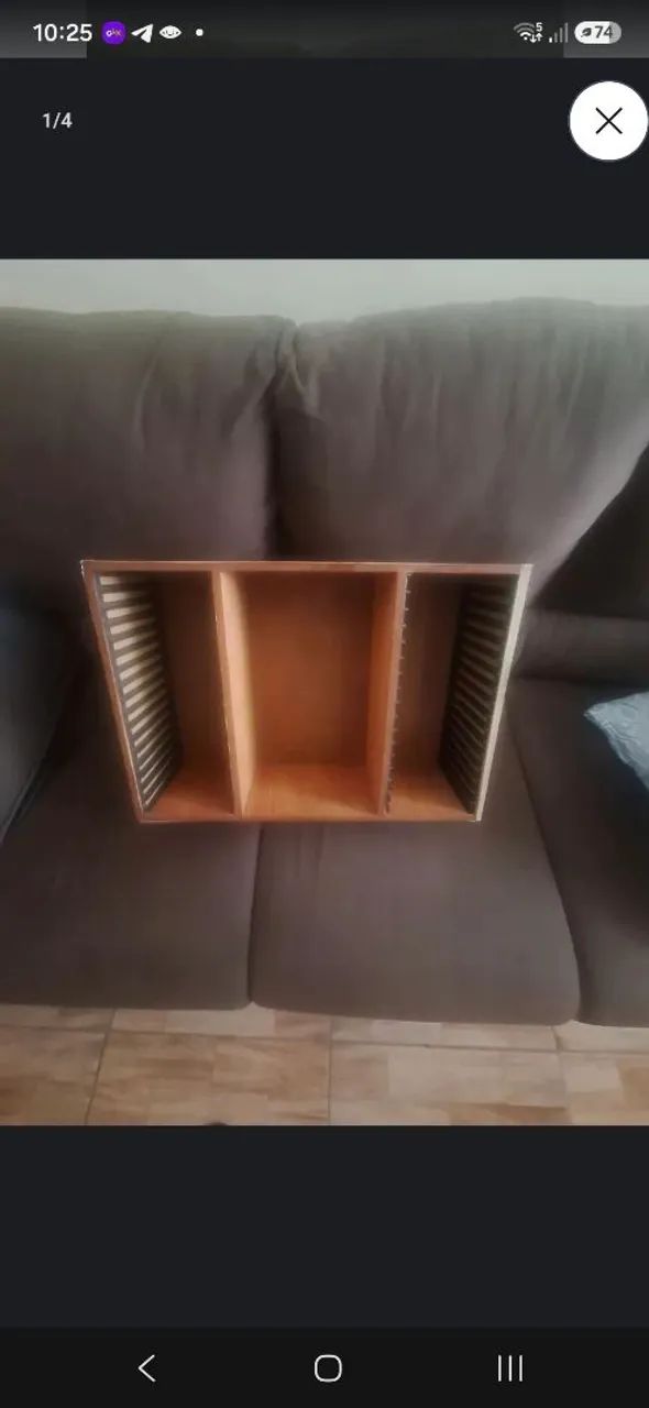 Porta cds/dvds de madeira