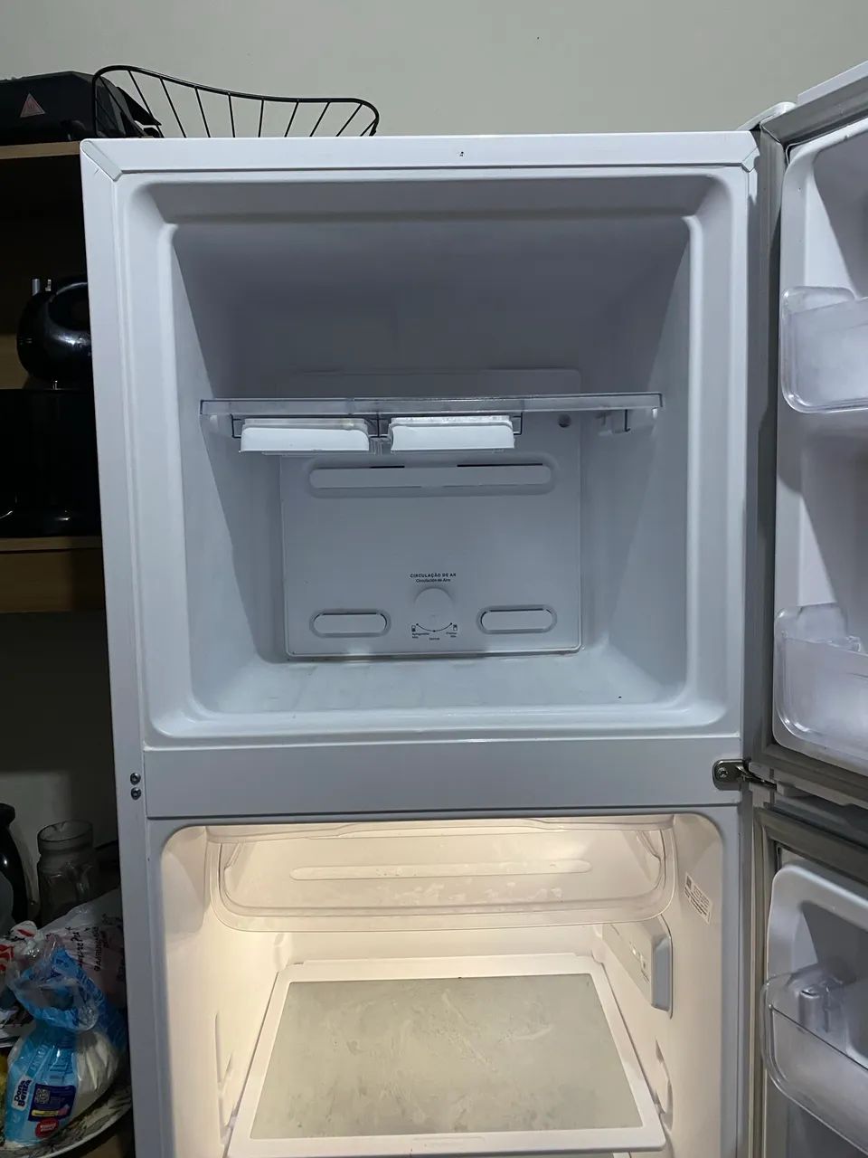 vendo geladeira semi nova 