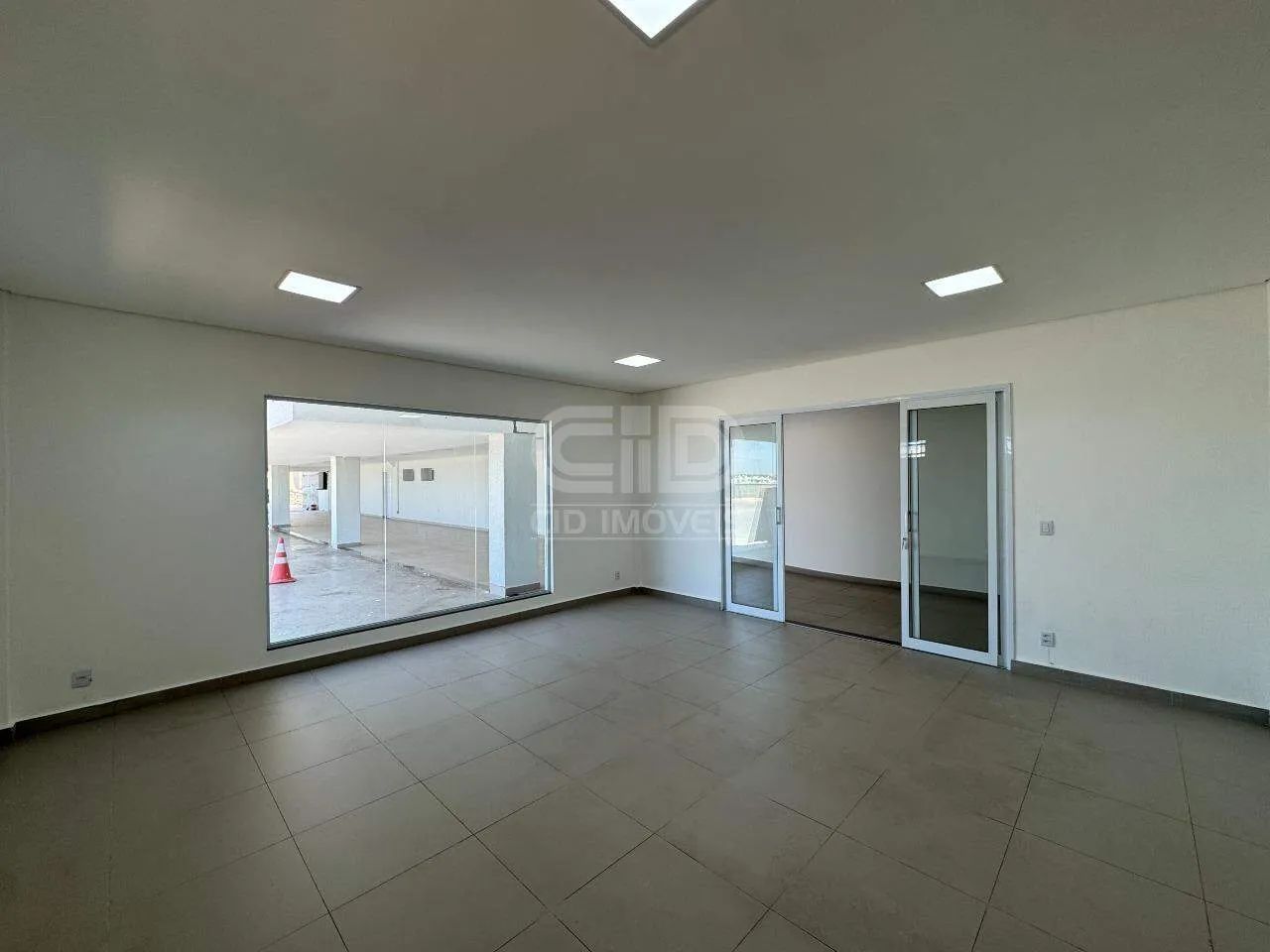 Sala com 36m² atrás da Bluefit da Av. Fernando Correa - Foto 4
