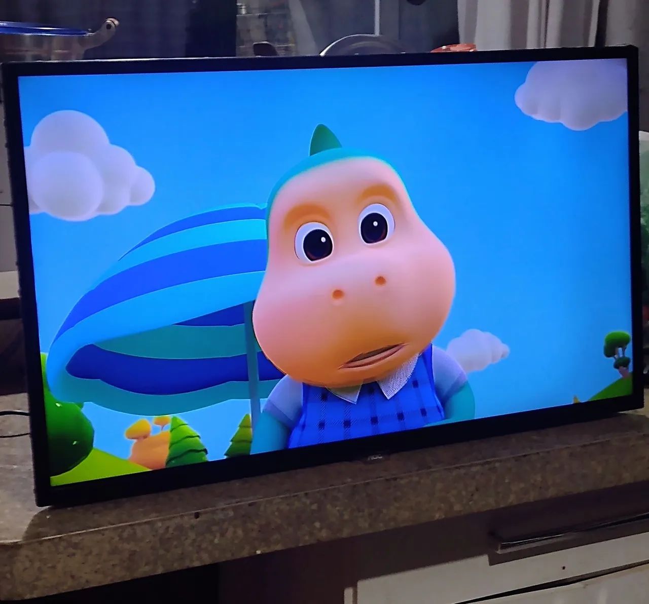 Tv Smart AOC (32) em perfeito estado. - Foto 2