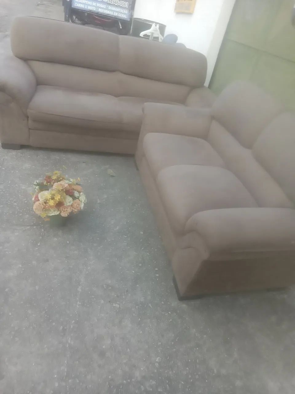 Vendo  esse jogo de sofá  3 e 2 lugares  ótimo estado  - Foto 4