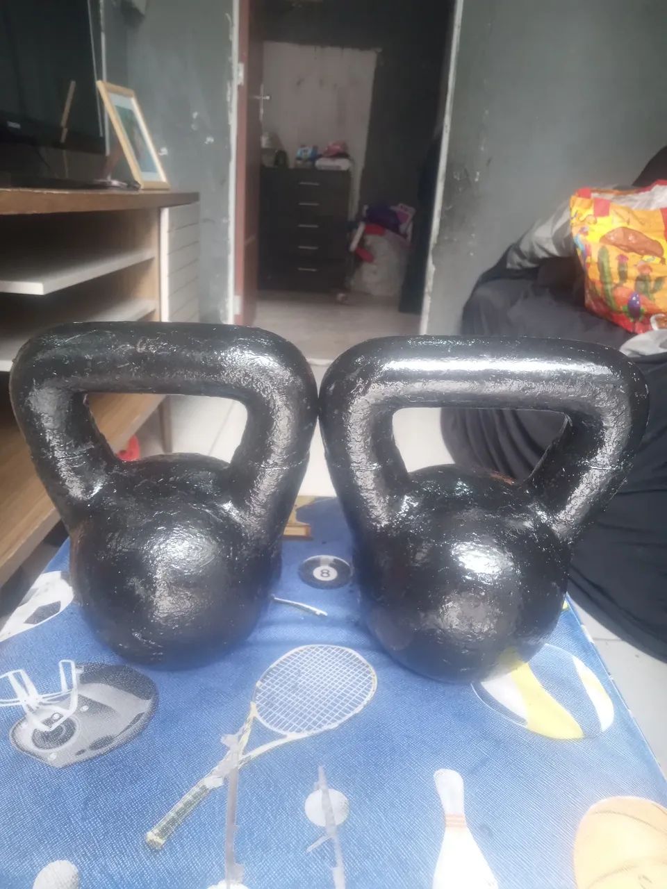 Par de kettlebell 9 kg - Foto 2