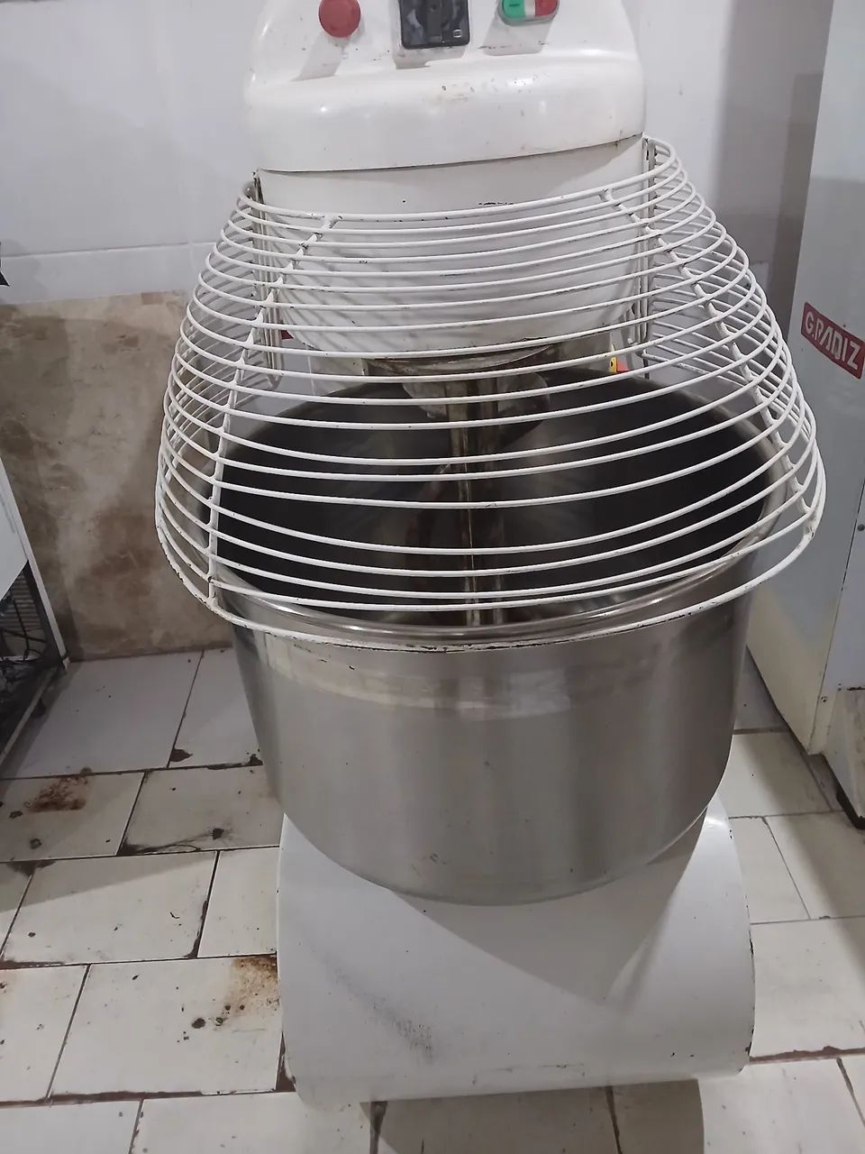 Vendo masseira gpaniz de 60k  - Foto 3