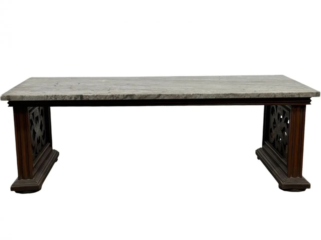 Mesa de Centro em Madeira Entalhada com Tampo em Mármore | Clássica e Elegante