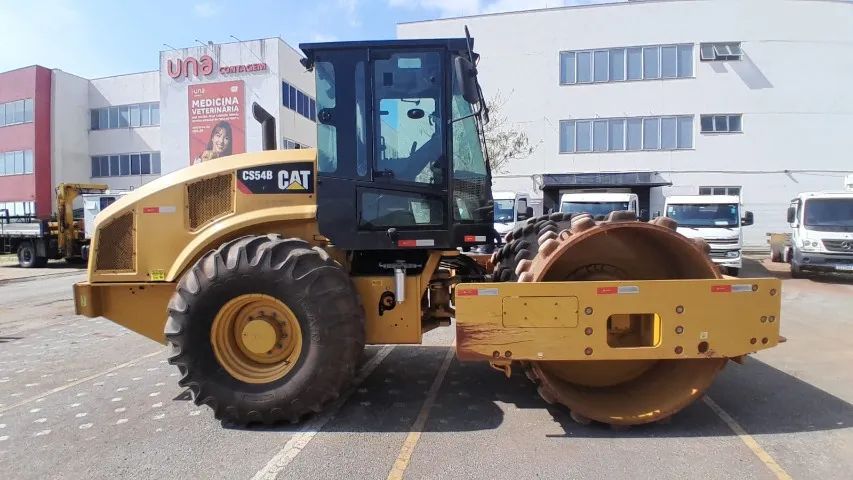 ROLO COMPAC DE PNEU CAT CS54B 