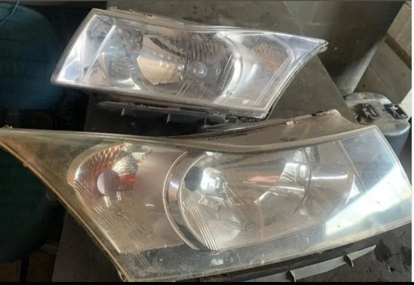 Par de farol Cruze 