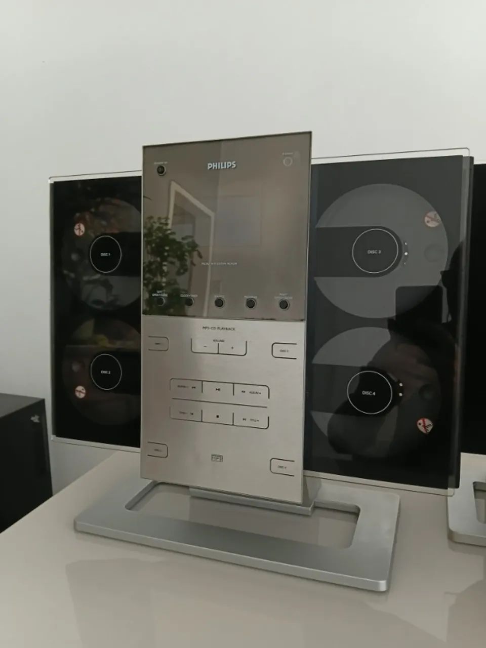 Micro System Philips MCM299 com Subwoofer e Controle (Leia a Descrição / COM DEFEITO) - Foto 4