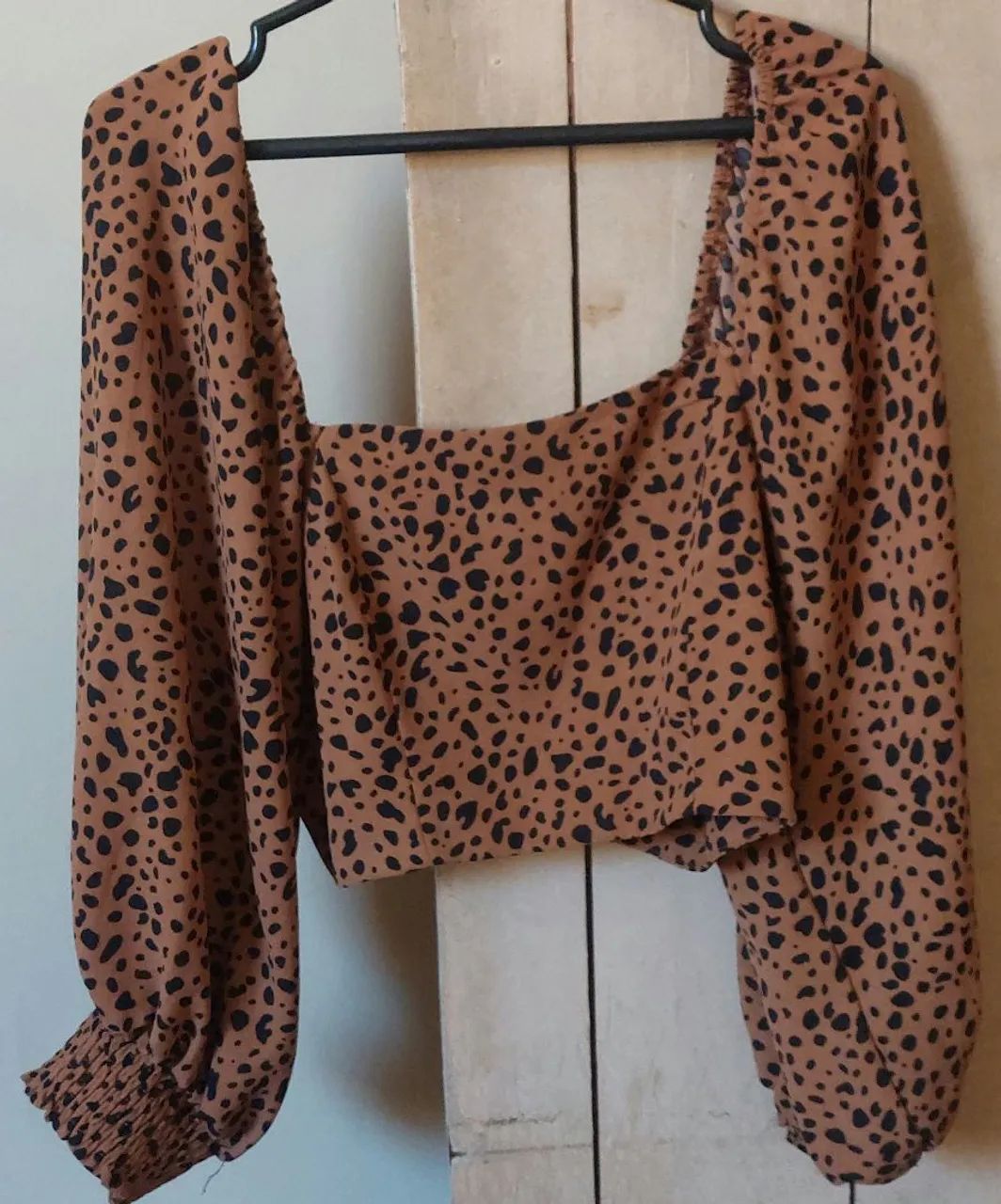 Blusa cropped de oncinha manga longa - Foto 3