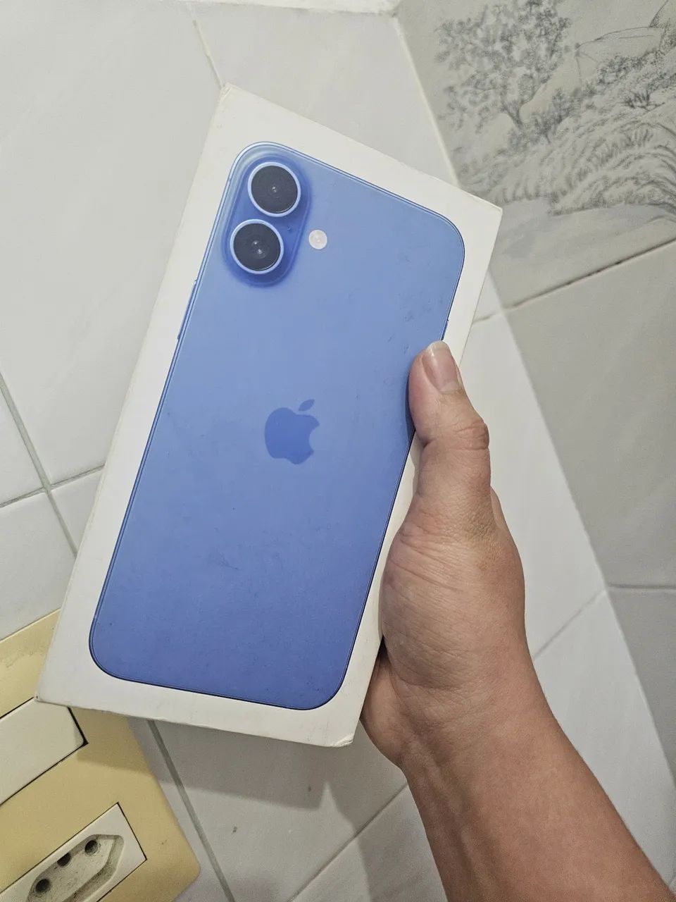 Vendo Caixa VAZIA iphone 16 plus - Foto 3