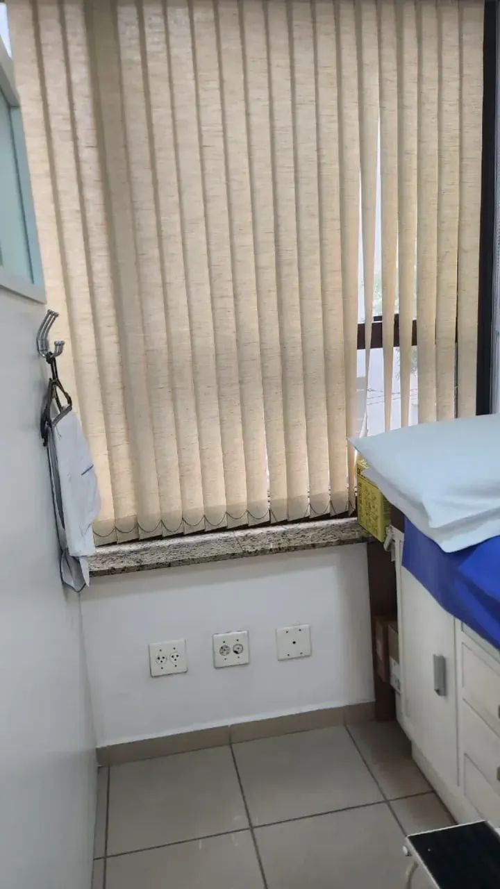 ALUGO ESPAÇO COM VAGA PARA VEÍCULO. PODE UTILIZAR PARA CONSULTORIO ou ESCRITÓRIO. C/ MOBIL - Foto 2