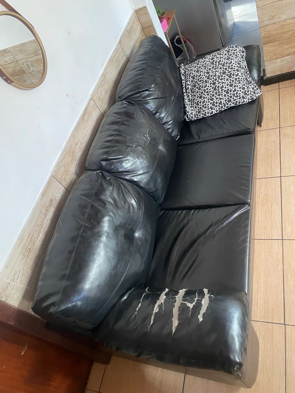 Sofá de couro preto  - Foto 2