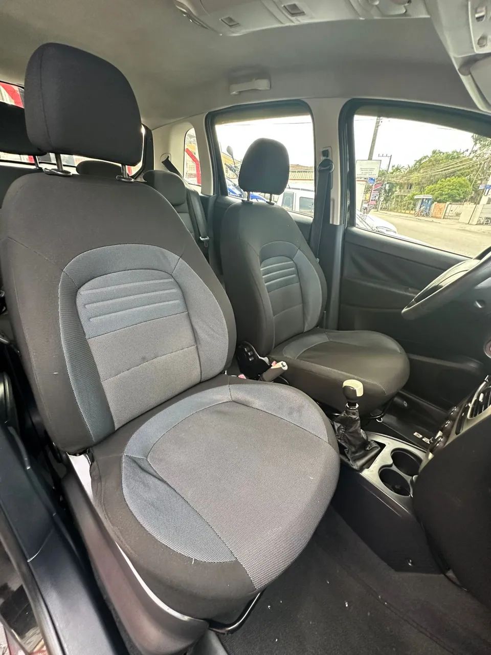 Fiat Idea Attractive 1.4 Fire Flex 8V 5P 2014 - Foto 4