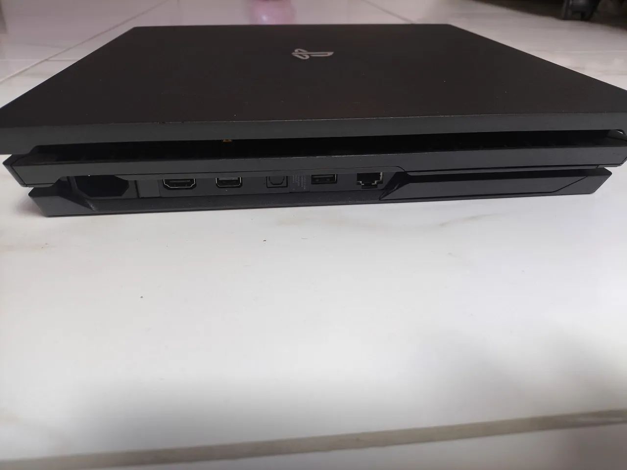 PS4 PRO 1 TB - Foto 4