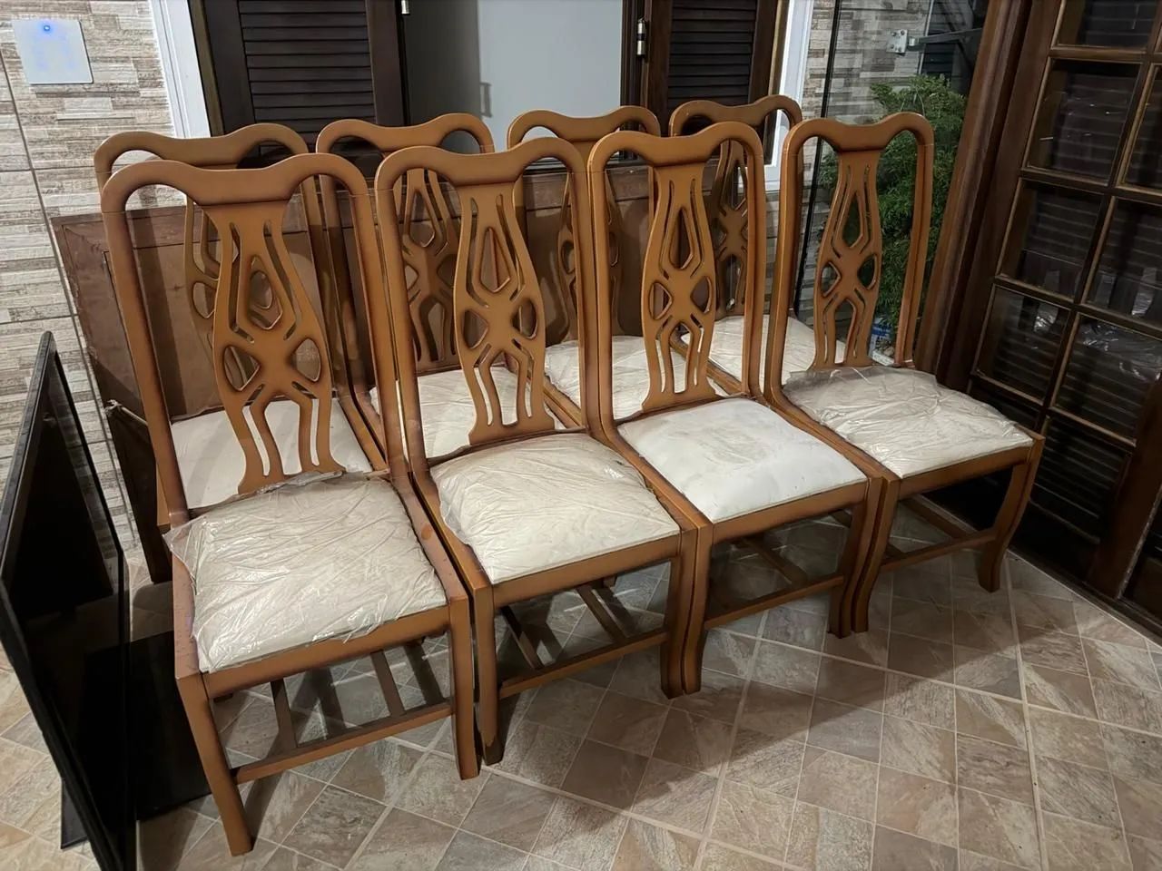 Vendo  8 cadeiras de  jantar