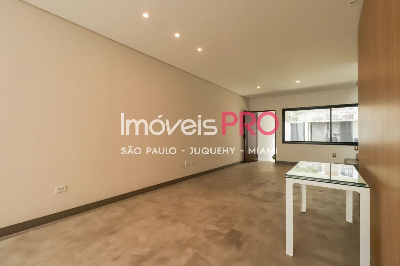 Lindo sobrado totalmente reformado e modernizado com 3 suites no CampoBelo