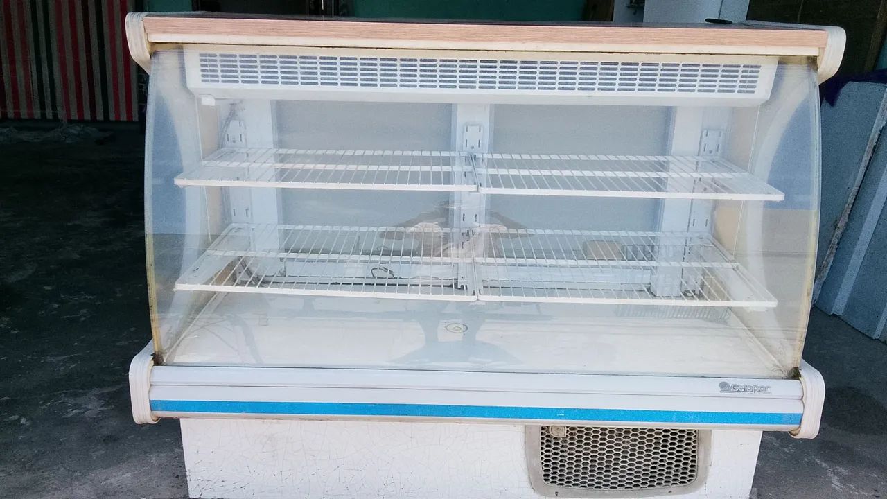Balcão de padaria refrigerado funcionando perfeitamente 