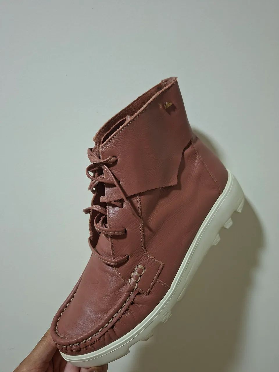 Botinha em couro de cabra 