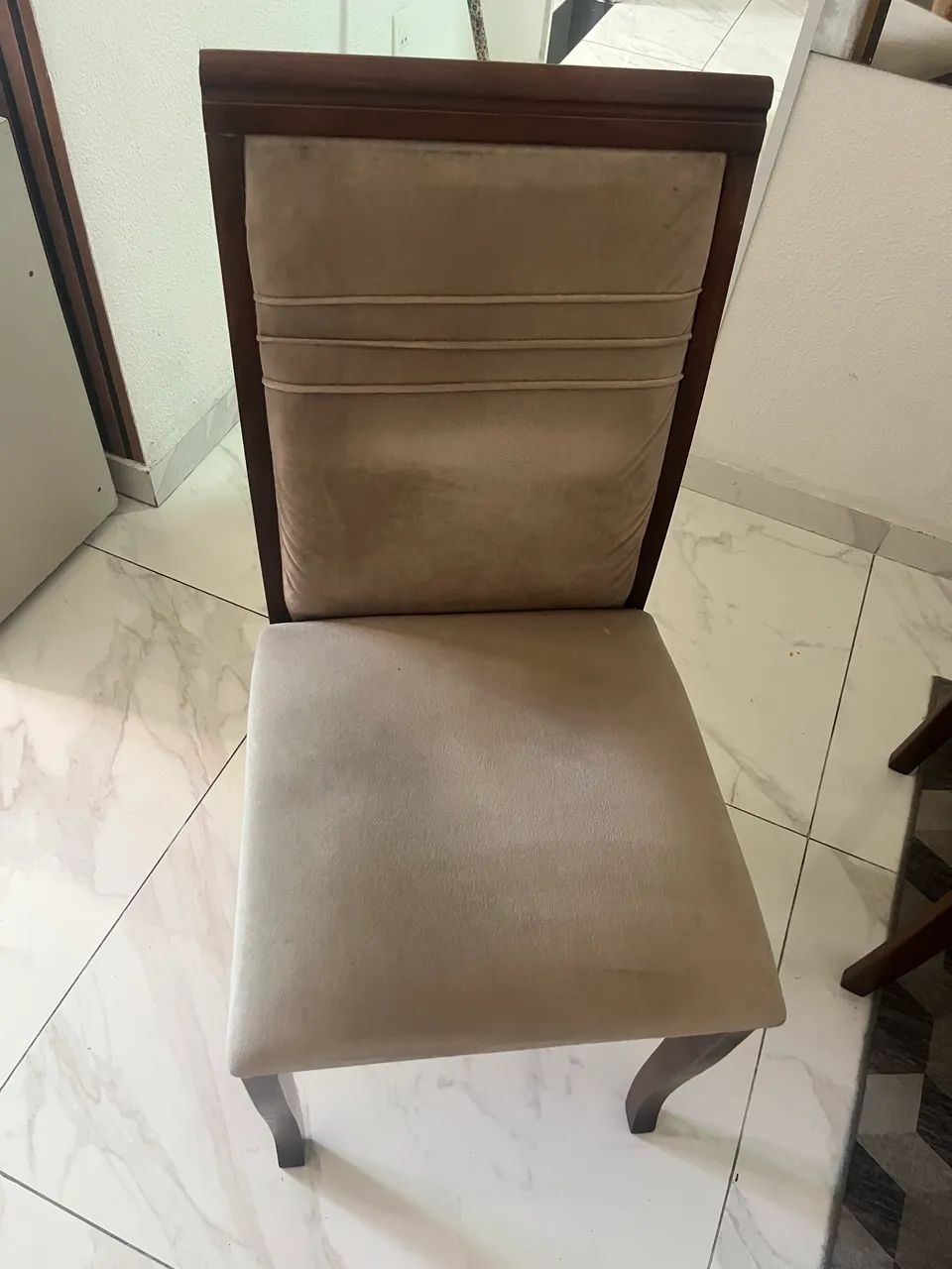 Mesa com 4 cadeiras e tampa de vidro - Foto 4