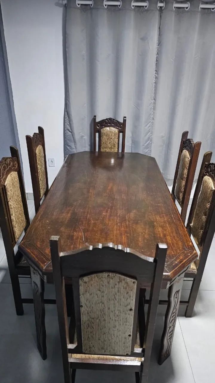 Conjunto de Jantar - Mesa em Sucupira com 6 Cadeiras Estofadas